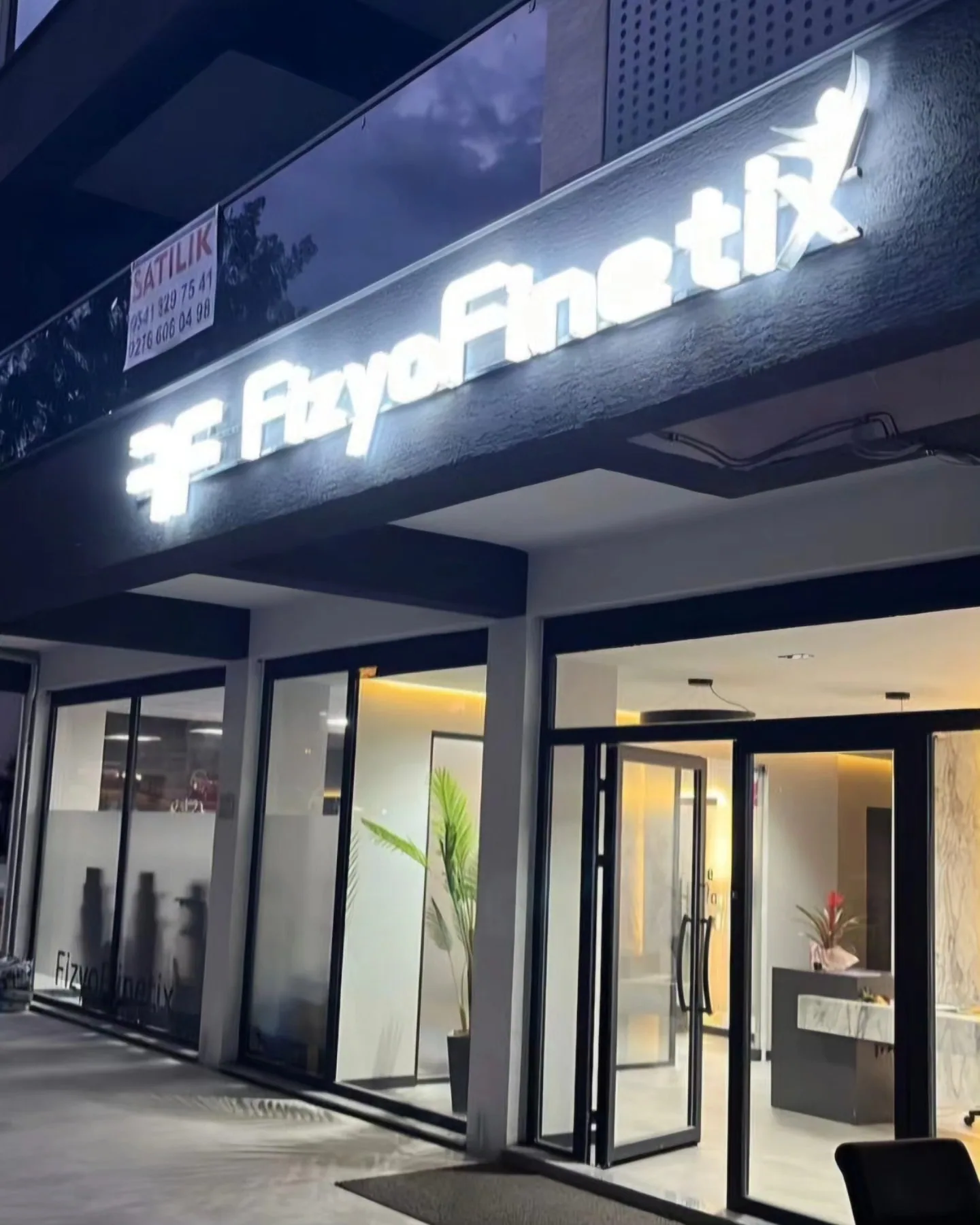 FizyoFinetix Işıklı Kutu Harf Tabela, Uşak